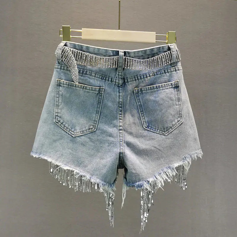 Denim-Shorts mit Quastenperlen